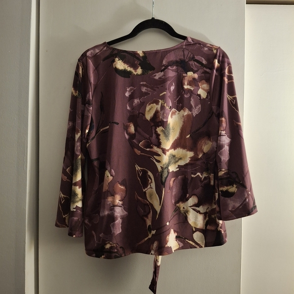 Zac & Rachel Burgandy And Yellow Flutter Sleeve Tie Front Blouse - Picture 2 of 8